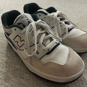 Boys New Balance 550s, size 3, forest green colouring